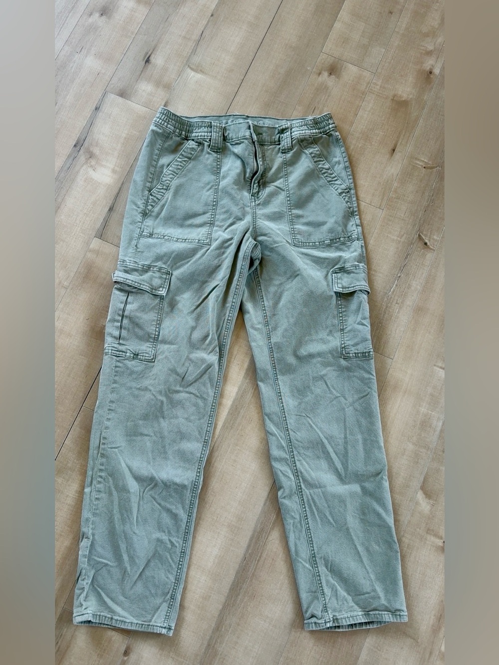 American Eagle Outfitters Women’s Cargo Straight Pant in Olive Green US 10